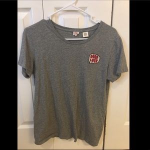 Grey Levi’s t shirt